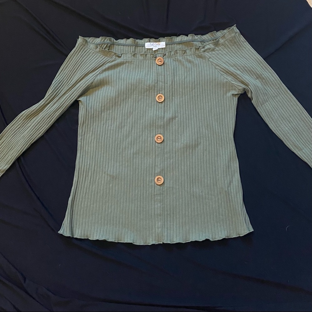 2 OFF THE SHOULDER WITH BUTTONS SHIRTS